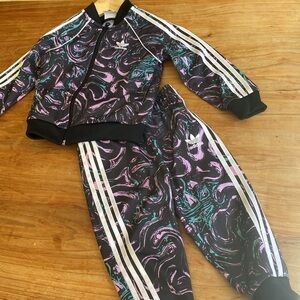 Adidas baby/Toddler Tracksuit Set